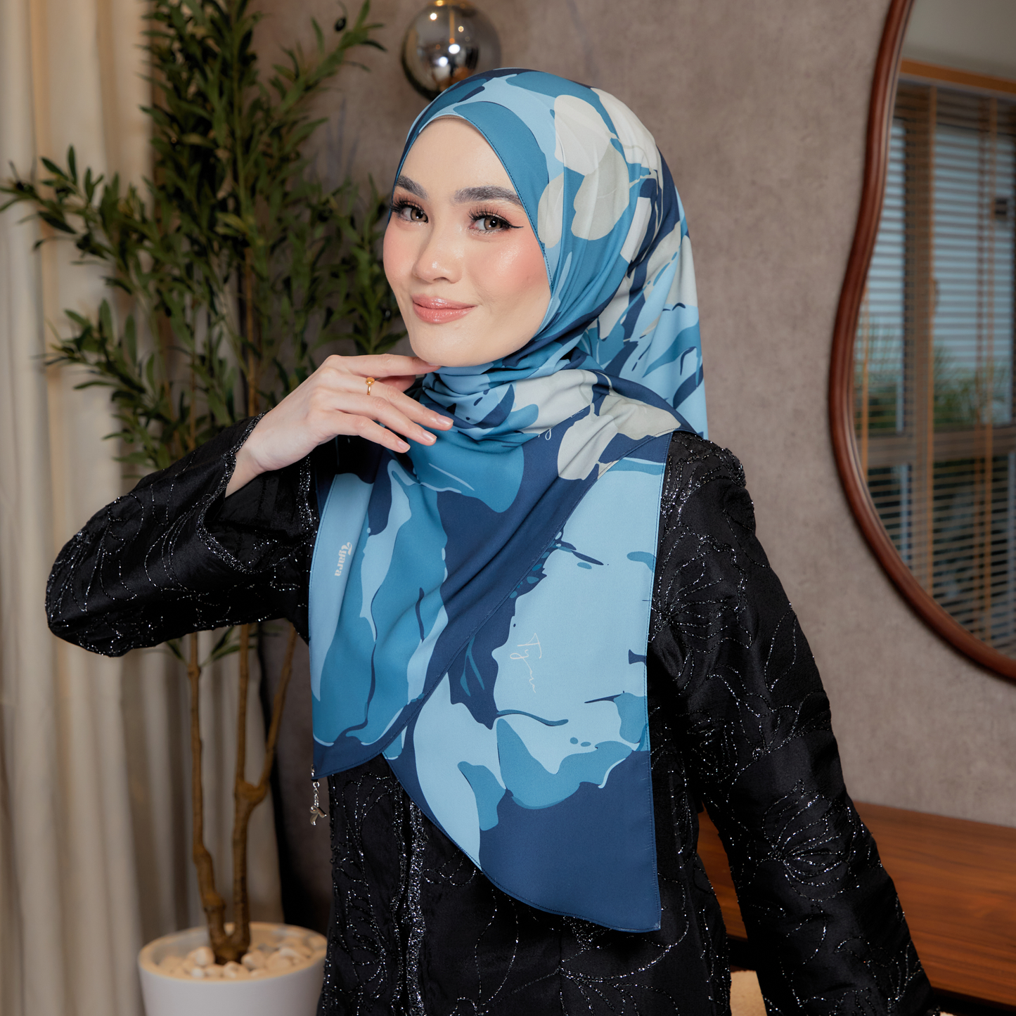 Lestari Alice Blue