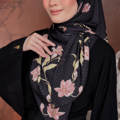 Ratna Black Dahlia