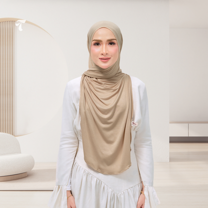 Izy Camel