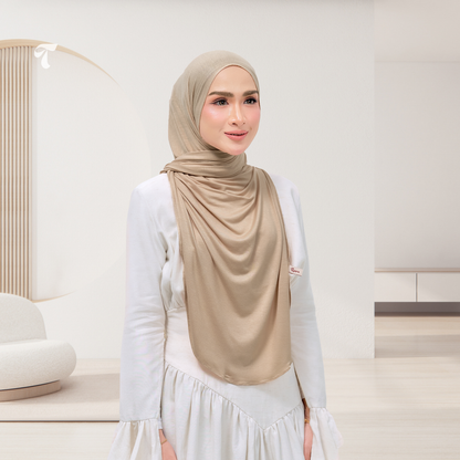 Izy Camel