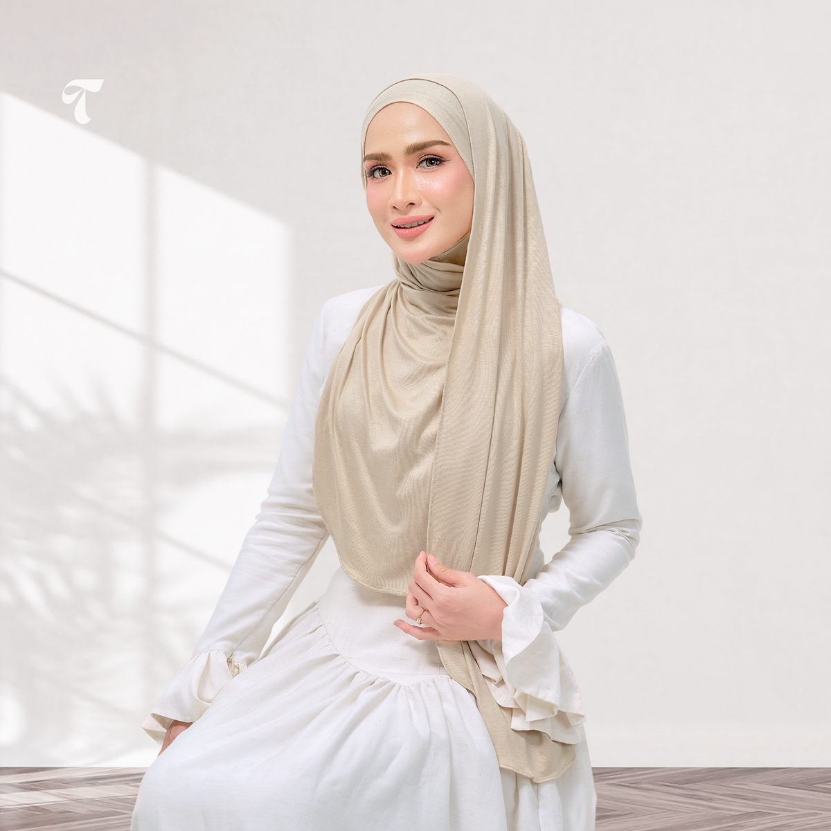 Izy Champagne (With Inner)
