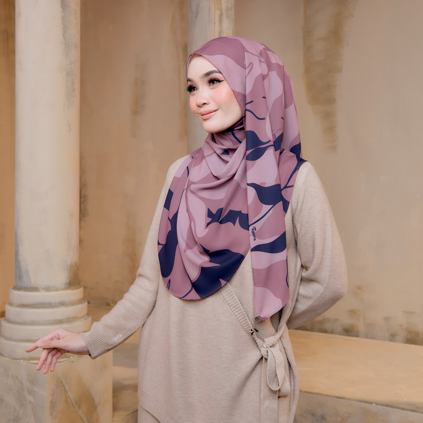 Layca Dark Plum