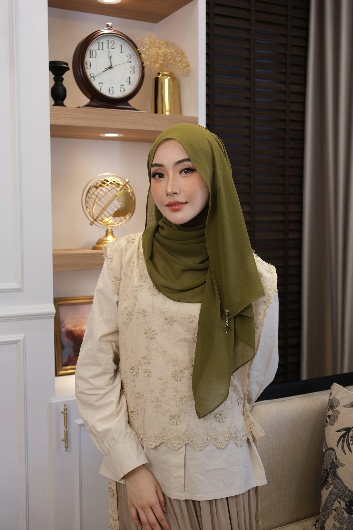 Thea Moss Green