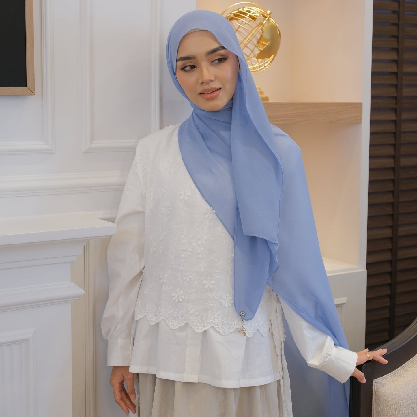 Thea Bluebell