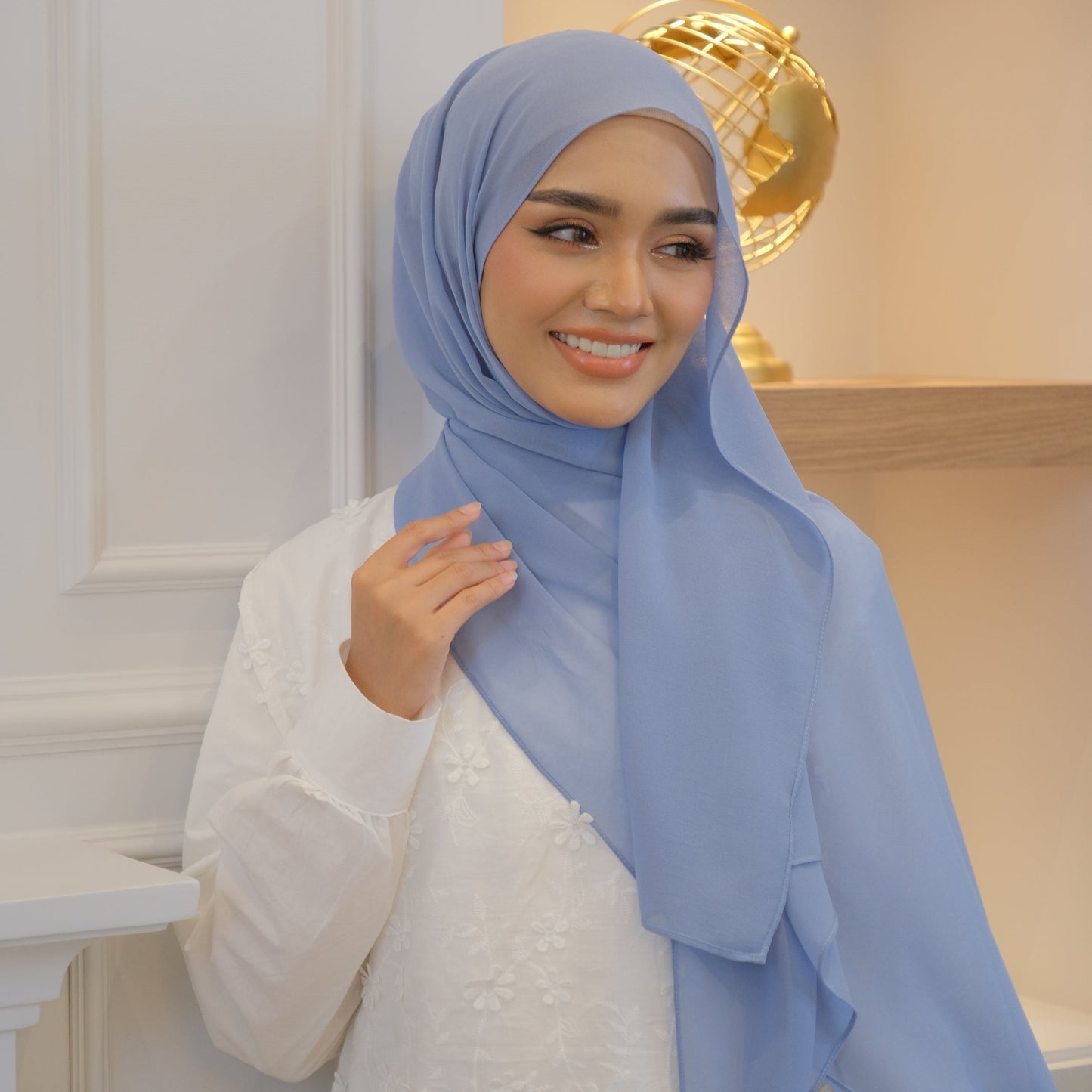 Thea Bluebell