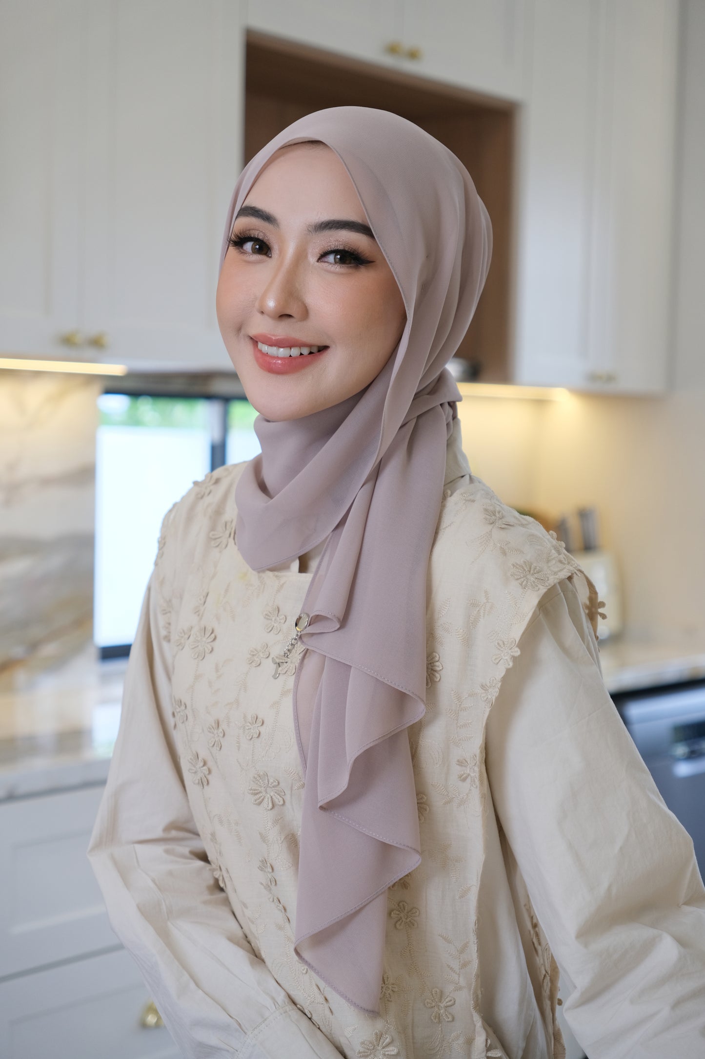 Thea Silky Taupe