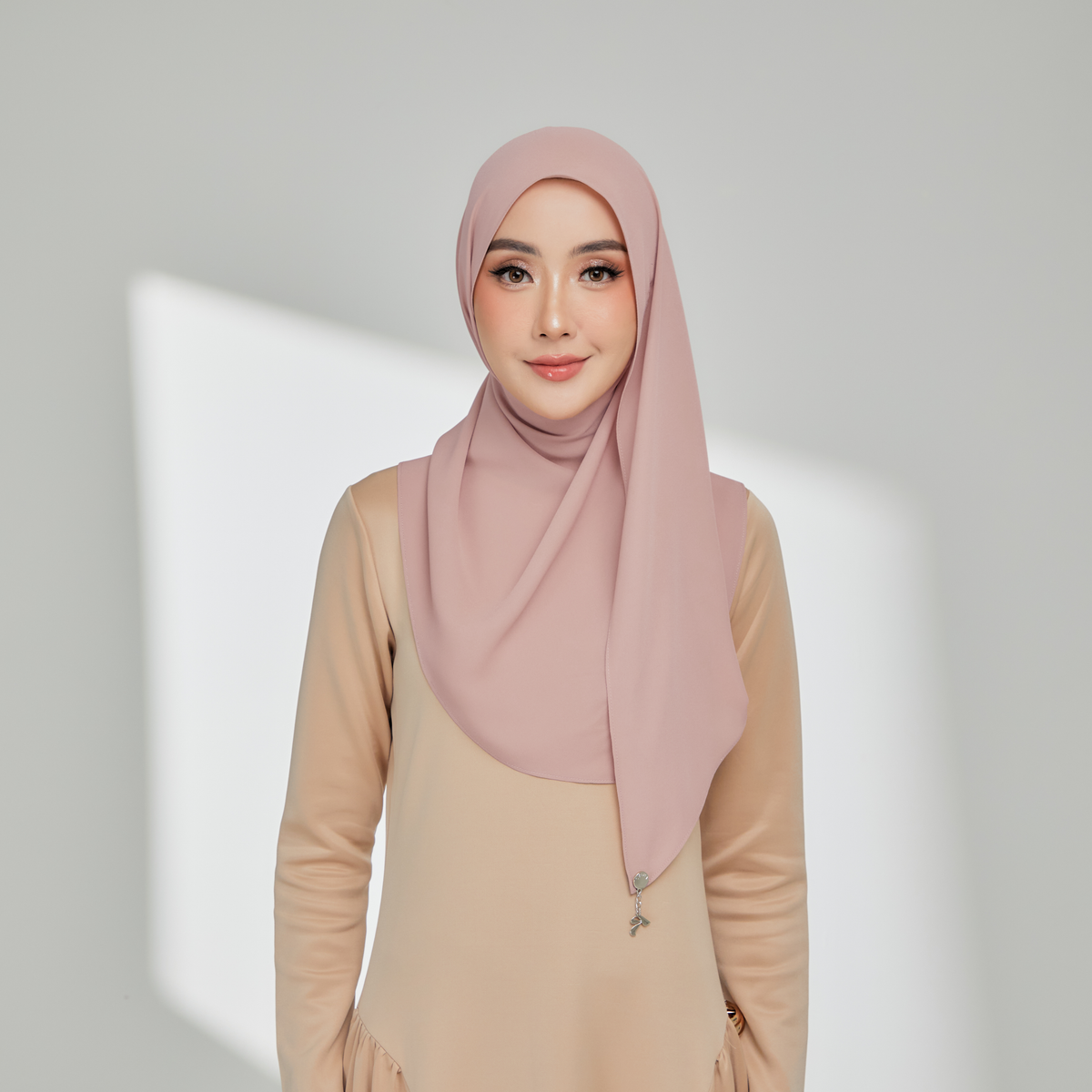 Basic in Baby Pink – TYARA GROUP