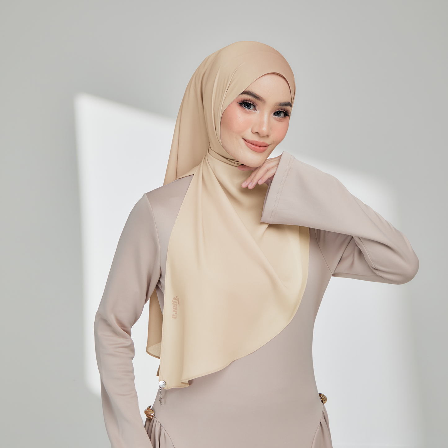 Rona Ivory Sand