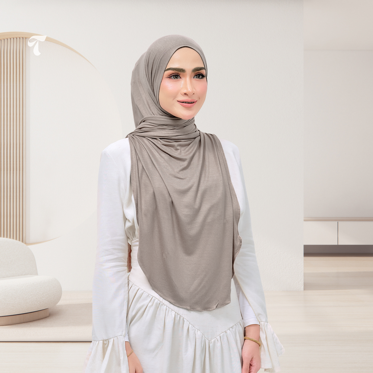 Izy Mocha