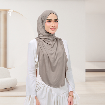 Izy Mocha