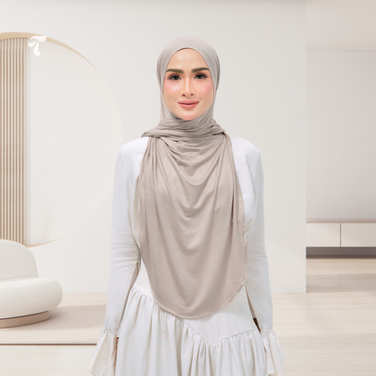 Izy Pale Almond