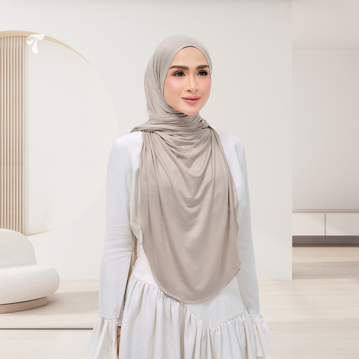 Izy Pale Almond