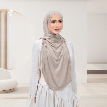 Izy Pale Almond