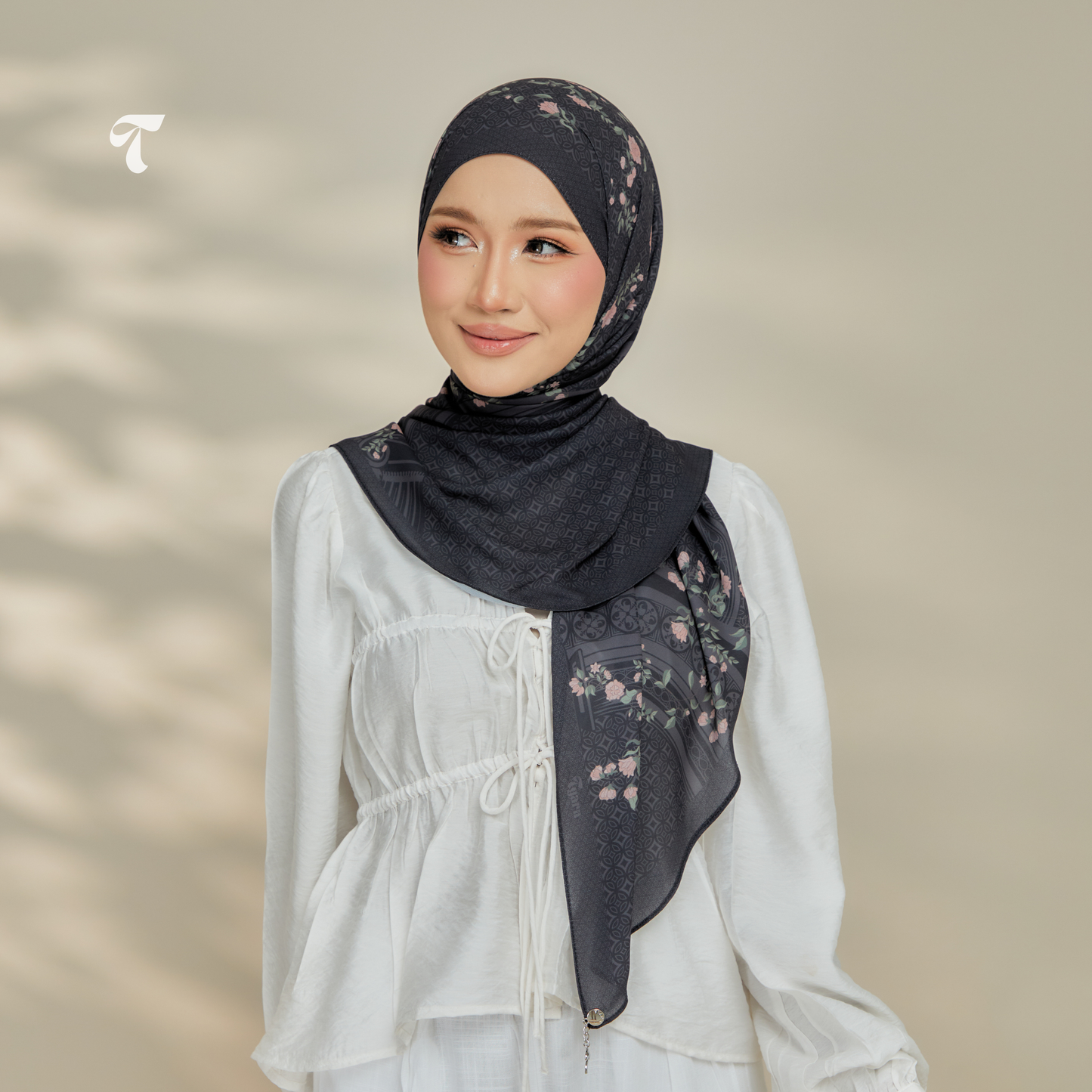 Zahra Rich Black