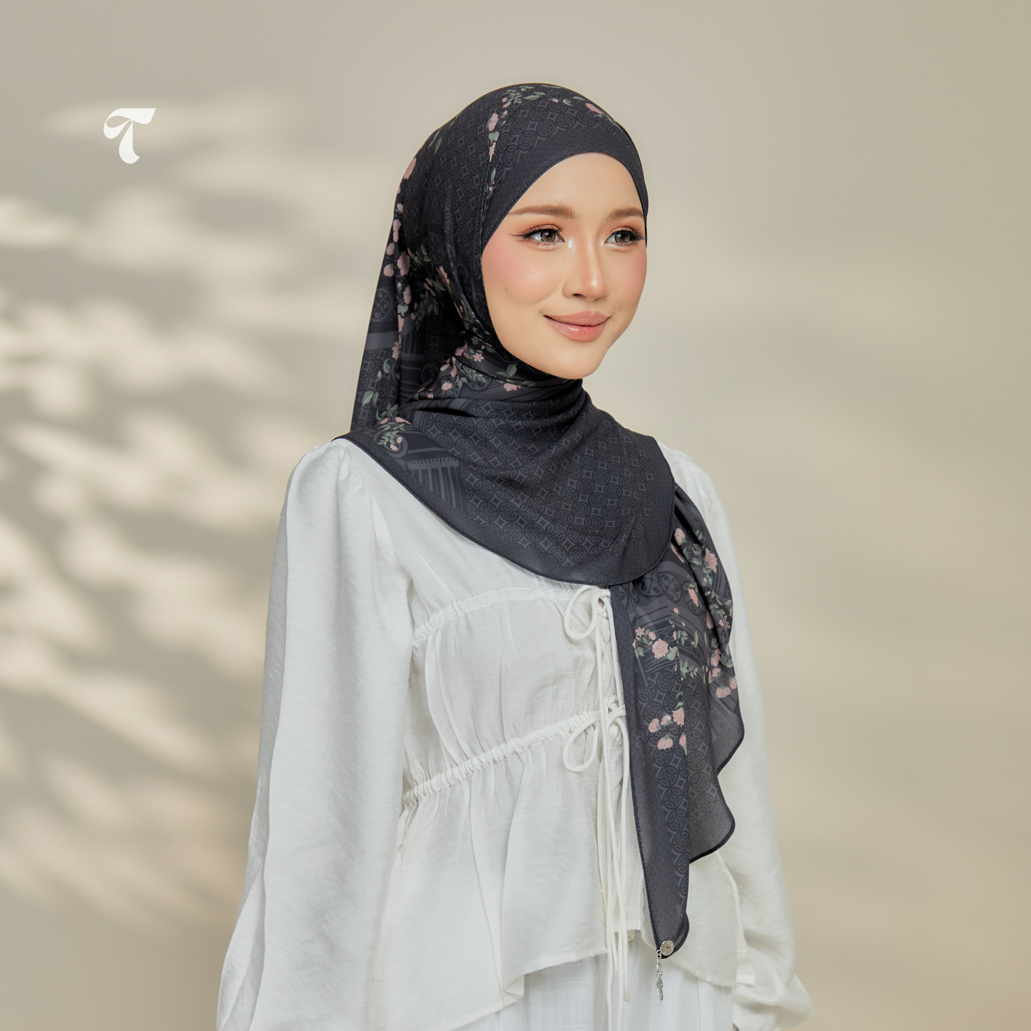 Zahra Rich Black