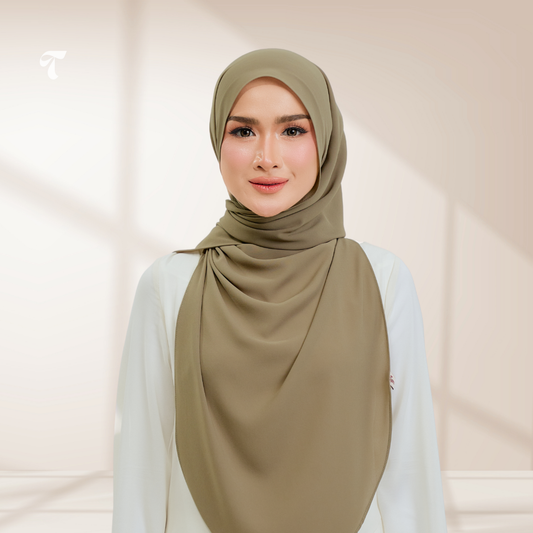 Lyla Sage Green