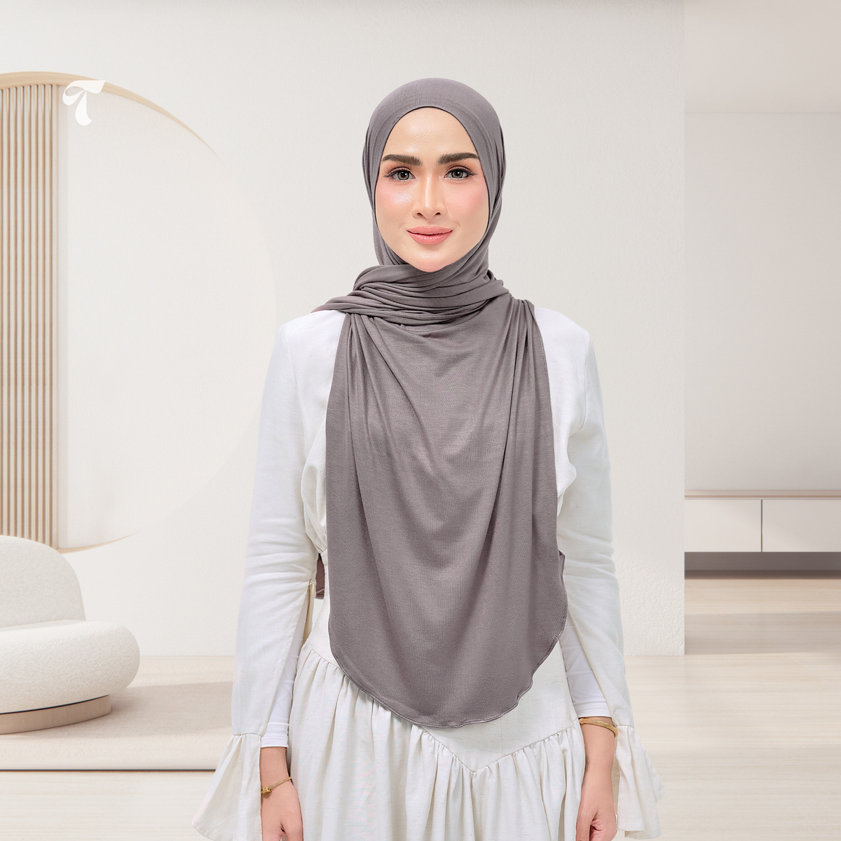 Izy Silver Fox