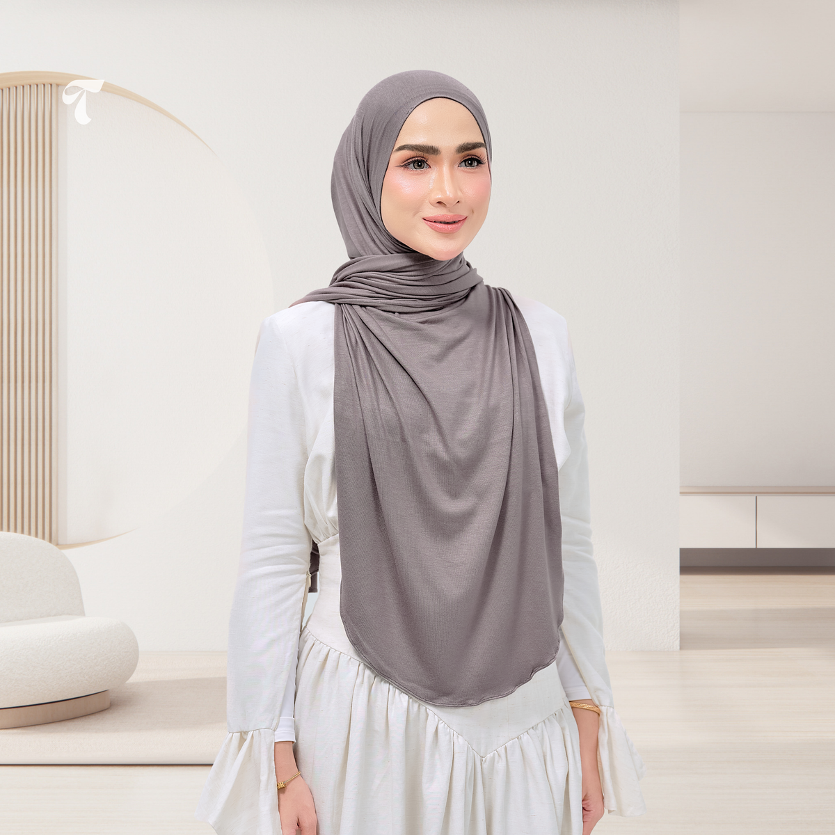 Izy Silver Fox